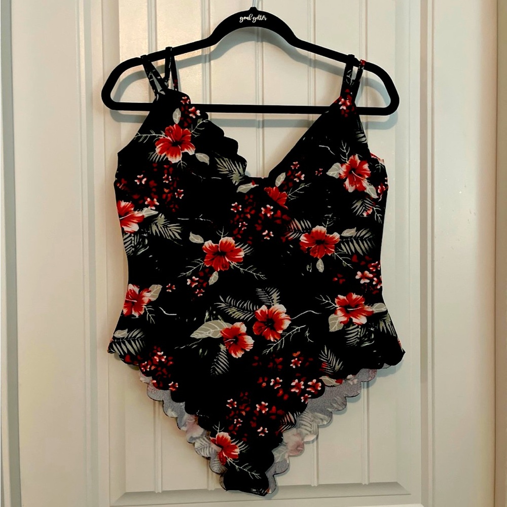 Floral Scalloped bodysuit